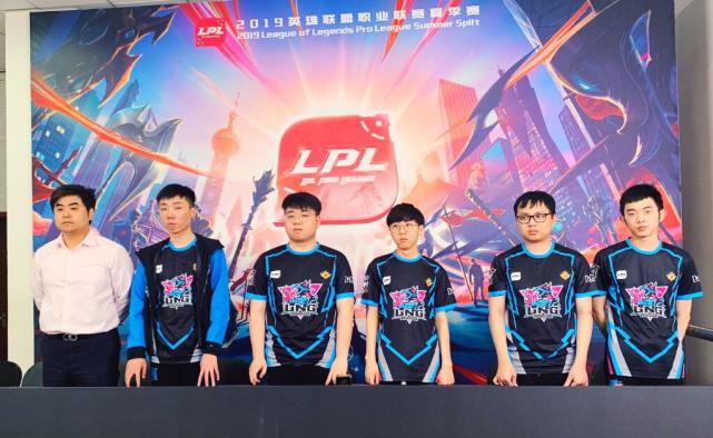 多次站在最 多次站在最