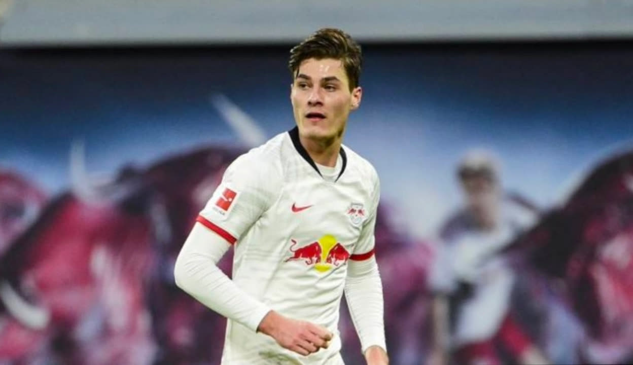 在主帅卡洛 在主帅卡洛