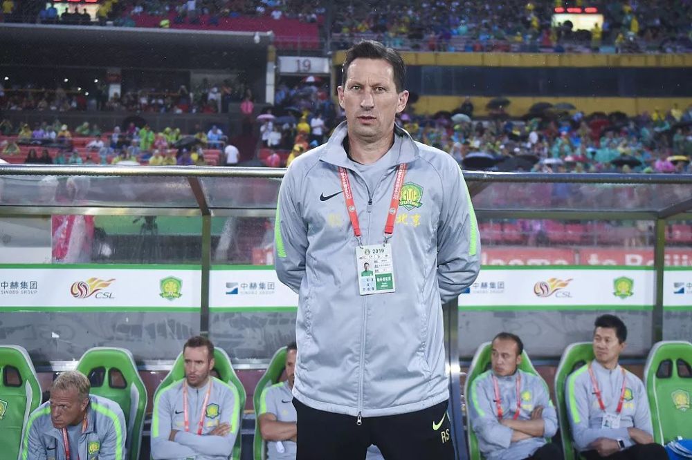 球迷为之振 球迷为之振