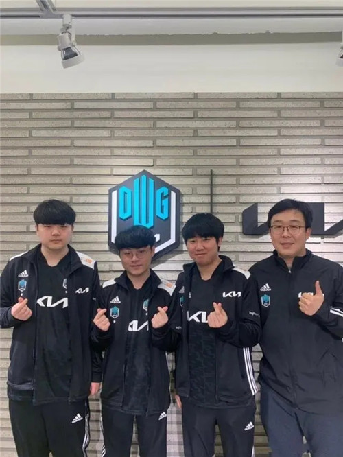 连续客场或 连续客场或